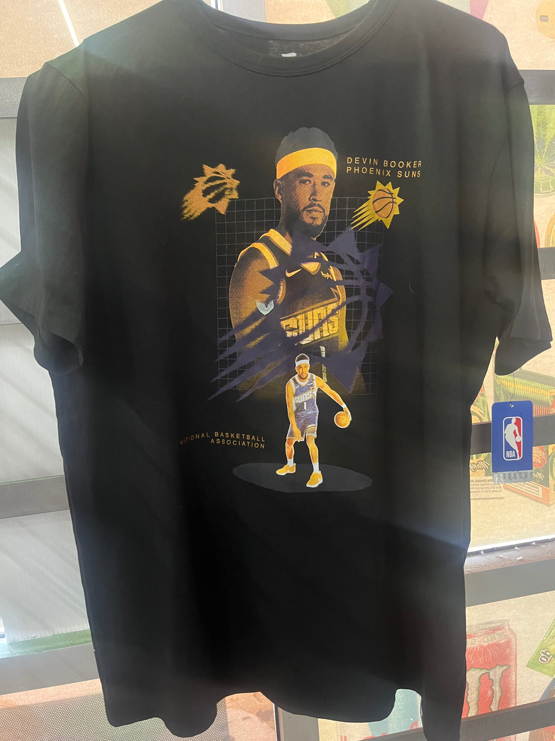 GRAPHIC T-SHIRT